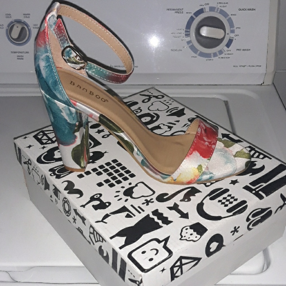 Bamoboo Floral Block heels